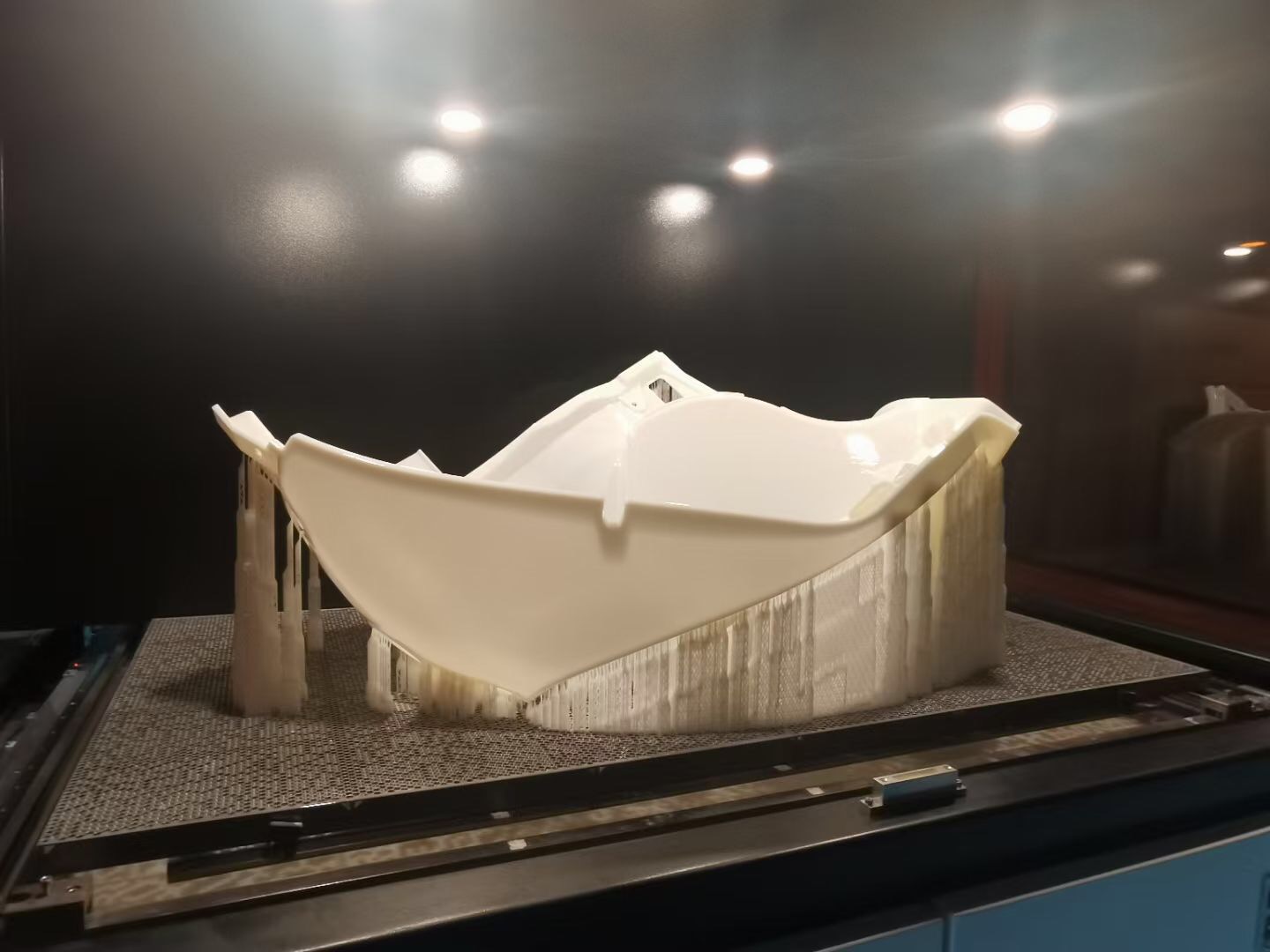 工業(yè)級超大尺寸3D打印機&mdash;&mdash;3DSL-1600型光固化3D打印機